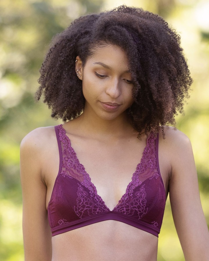 Kamaya burgundy lace bra for small busts